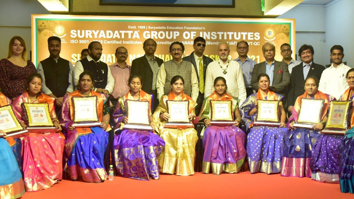 Award ceremony of hotel management institute in Pune